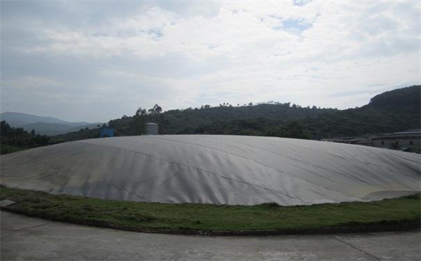 hdpe防滲膜代替鋼筋混凝土建造大型沼氣池主要優(yōu)點